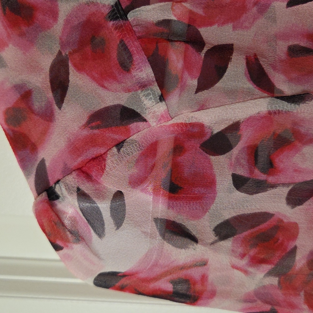 Kate Spade Roses Ruffle Silk Top In Size 2. - Picture 15 of 16